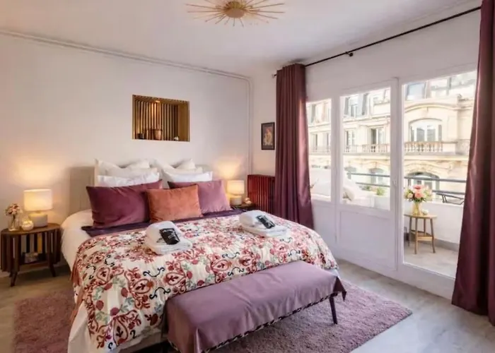 T-5 Triangle D'or à Deux Pas Des Champs-élysées Appartement