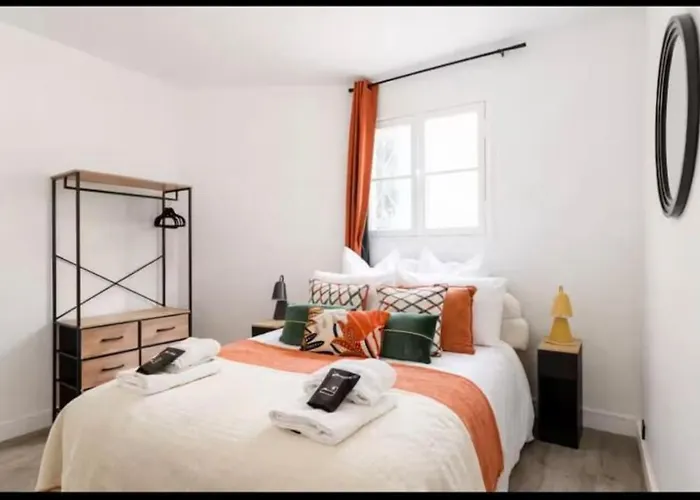 T-5 Triangle D'or à Deux Pas Des Champs-élysées Appartement